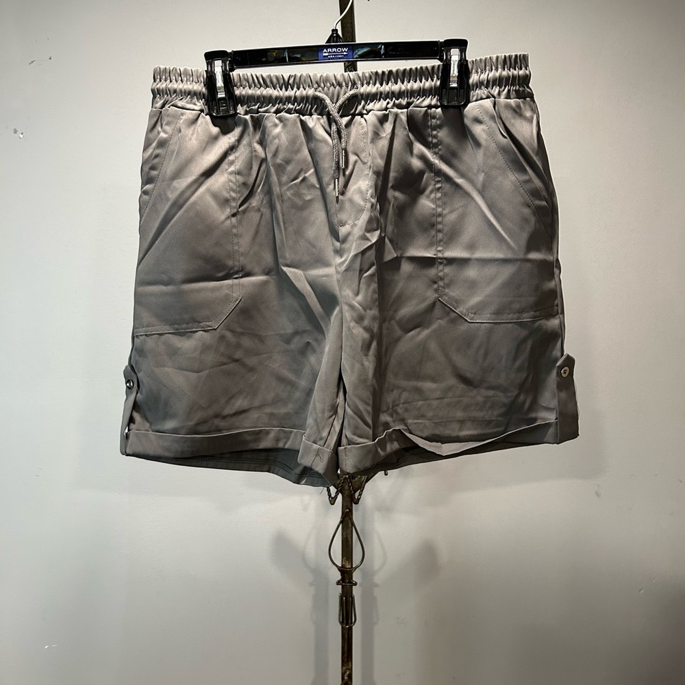NWOT Women's Dressy Shorts